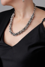 Колье Византия, оттенки графит и серебро