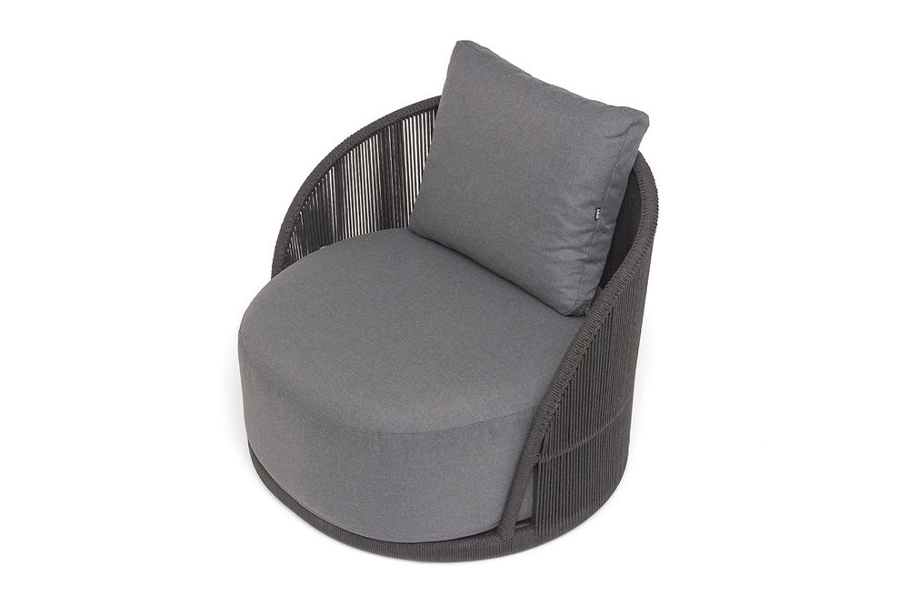 "Монтелла" кресло плетеное из роупа, каркас алюминий темно-серый (RAL7024) муар, роуп темно-серый круглый, ткань темно-серая 027