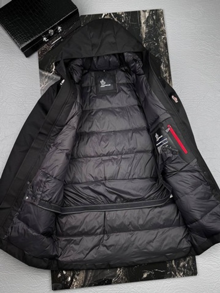 Пуховик Moncler