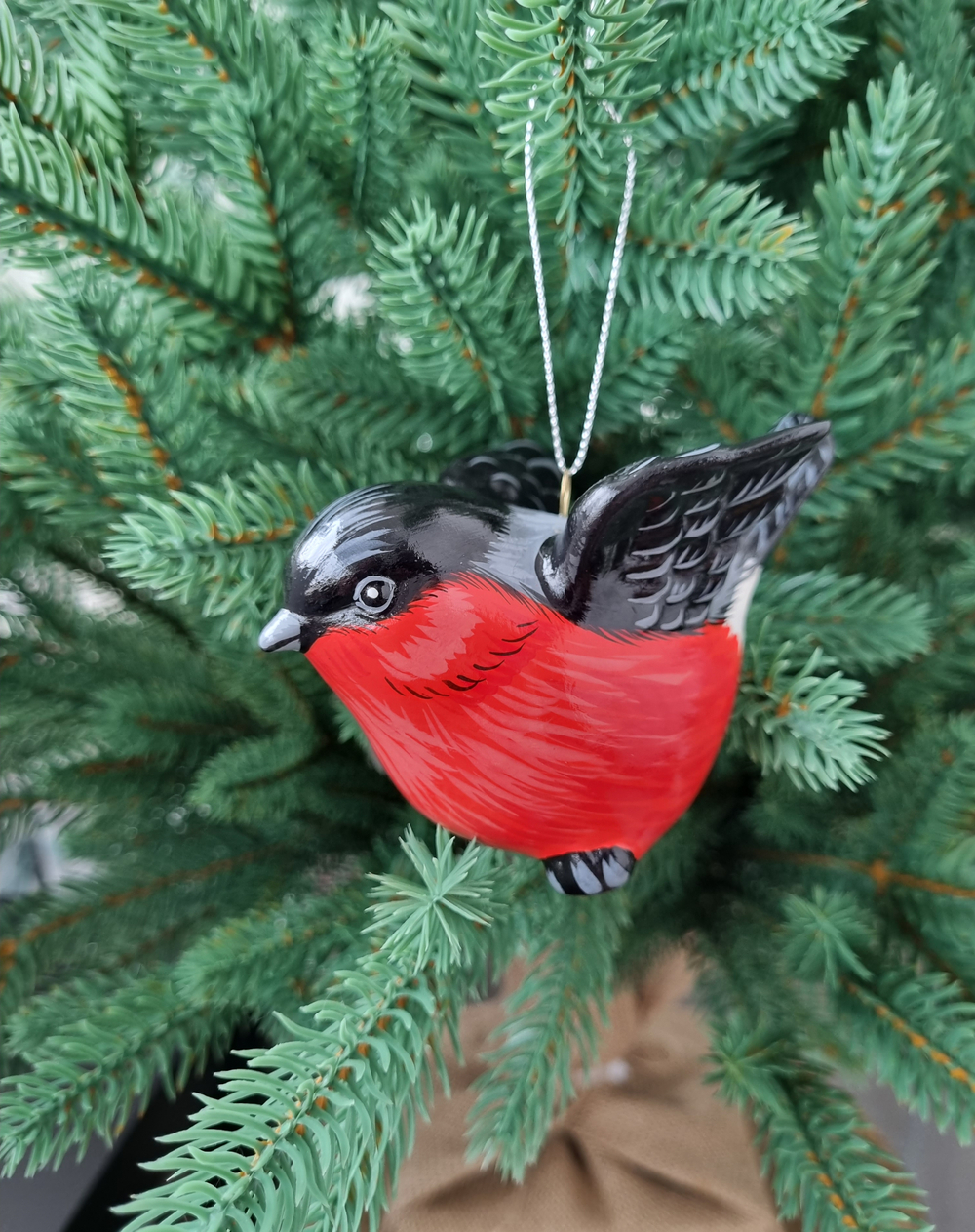 Фарфоровая игрушка "Снегирь"