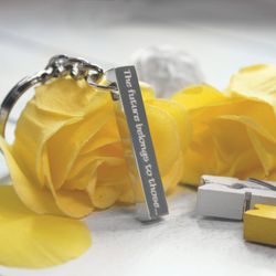 Серебряный брелок Брусок с гравировкой на заказ