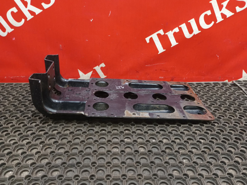 Кронштейн крыла переднего 2018г