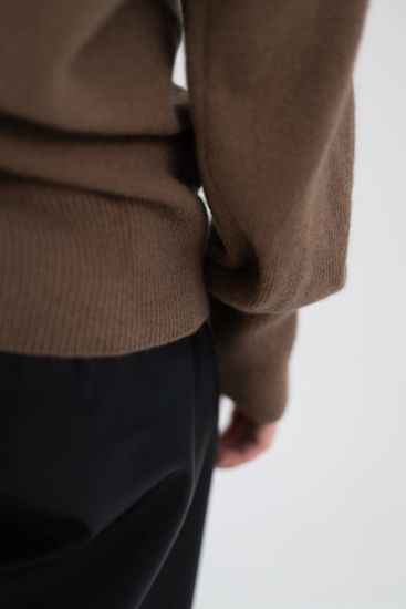 Джемпер Л.Т., 100% шерсть ягнёнка, цвет кофе.