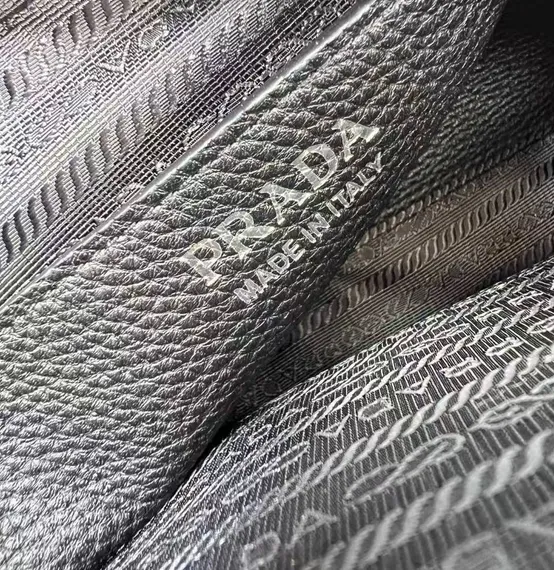 Сумка через плечо Prada черный