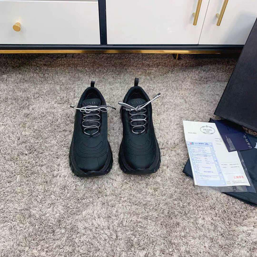 Кроссовки Prada