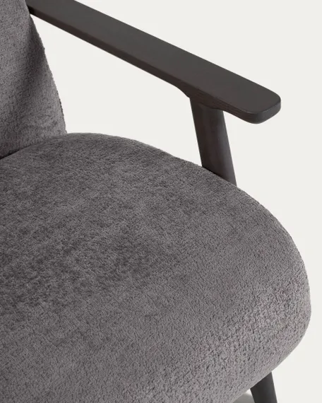 Кресло Marthan из серой синели и дерева с отделкой венге