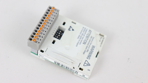 Б/у LENZE E82ZAFSC010