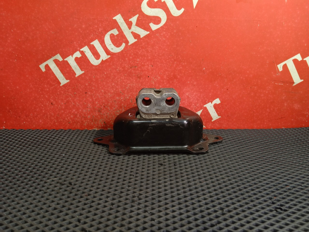 Подушка двигателя задняя 2019 г.