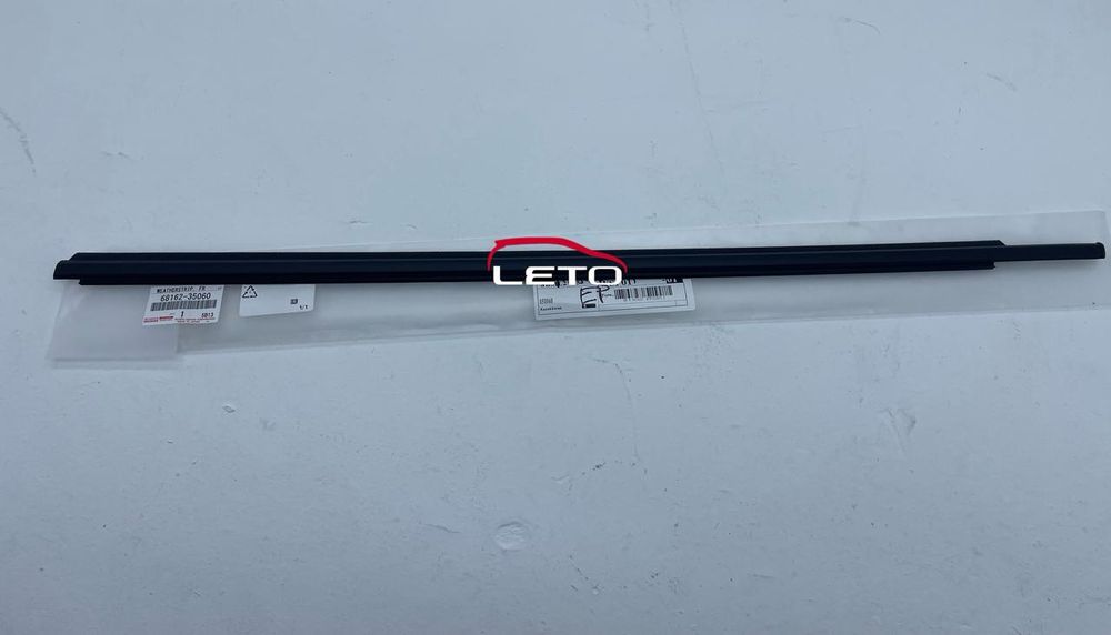 Уплотнитель стекла двери передней левой 68162-35060 6816235060 Уплотнитель стекла двери передней левой 68162-35060 6816235060