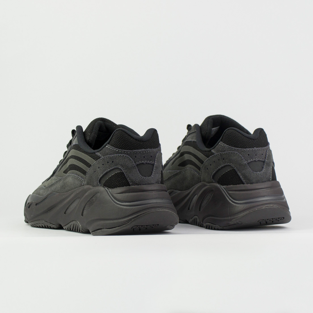 Кроссовки Adidas Yeezy Boost 700 v2 Wmns Vanta