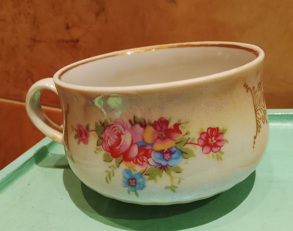 Чашка кофейная винтажная фарфор Дулево перламутр 1998 год