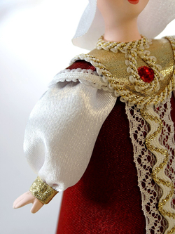 Кукла сувенирная фарфоровая Княгиня