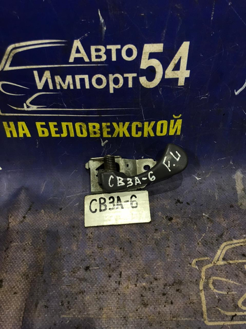 Ручка двери передней левой салонная MITSUBISHI LANCER 1993