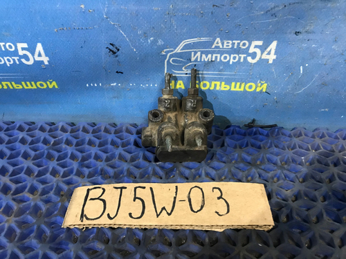 Распределитель тормозной MAZDA FAMILIA 2001