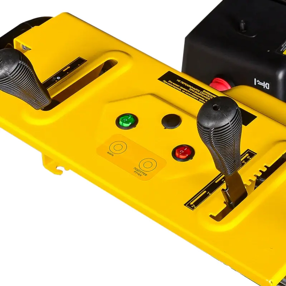 HUTER SGC 8100 бензиновый снегоуборщик 13 л.с. ковш 70 см, выброс 15 м, 6 вперед/2 назад 70/7/3