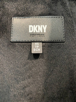 Пуховик DKNY