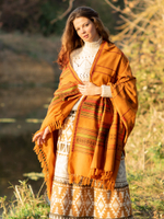 Шаль с  гуджаратской вышивкой