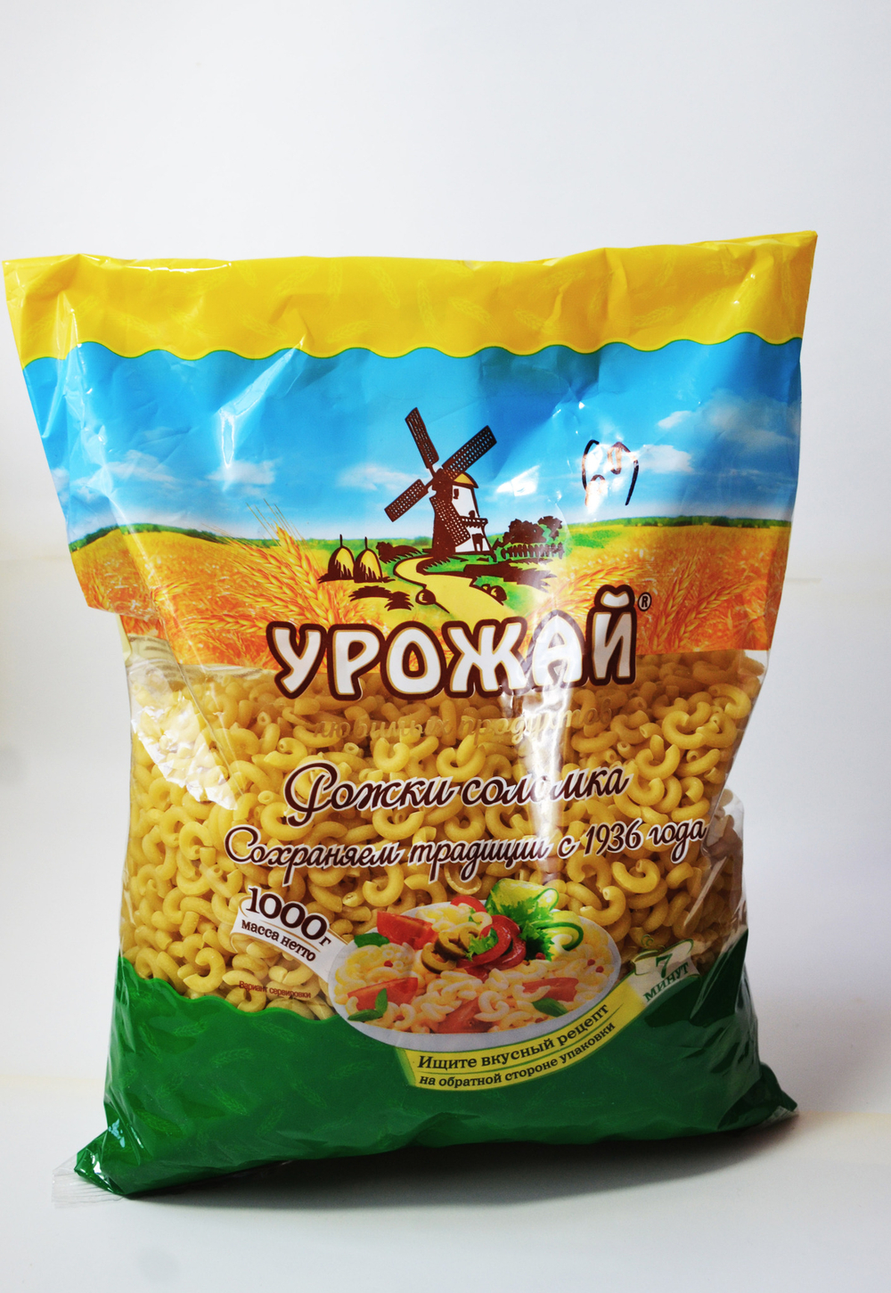 Макаронные изделия Рожки соломка Урожай 1000г