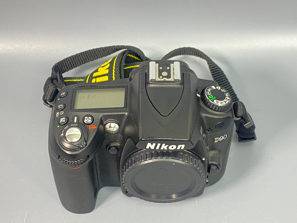 Nikon D90 7000 кадров