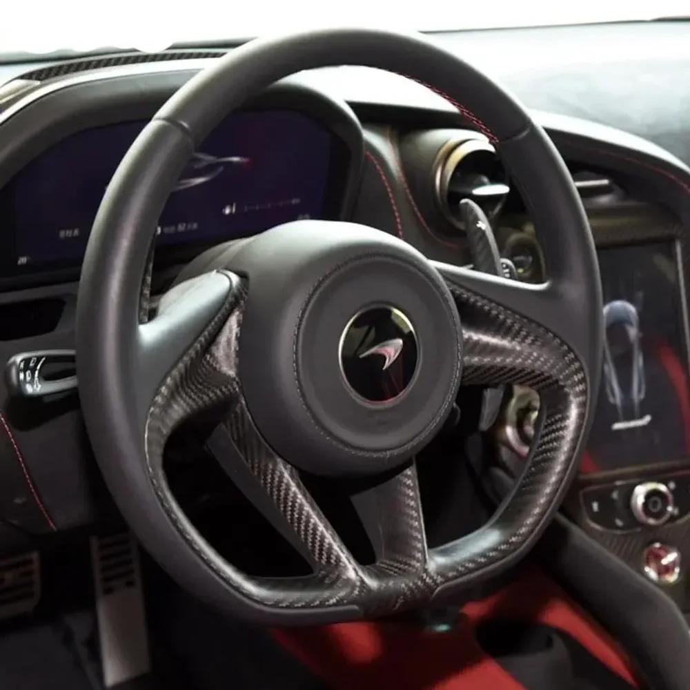 Карбоновая накладка на руль для McLaren 720S 2017-2023 МакЛарен тюнинг