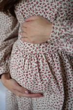 Платье Скарлетт из фланели для беременных и кормящих мам, Кремовый с розовыми цветами