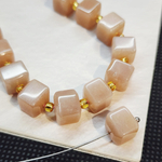 Солнечный камень, бусина кубик 8мм, штучно