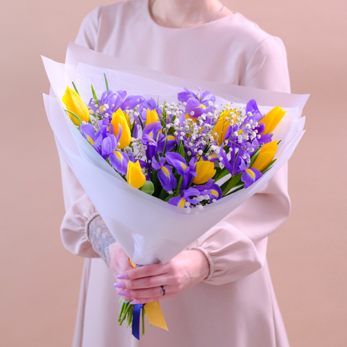 Купить Весенний букет с ирисами и желтыми тюльпанами #147