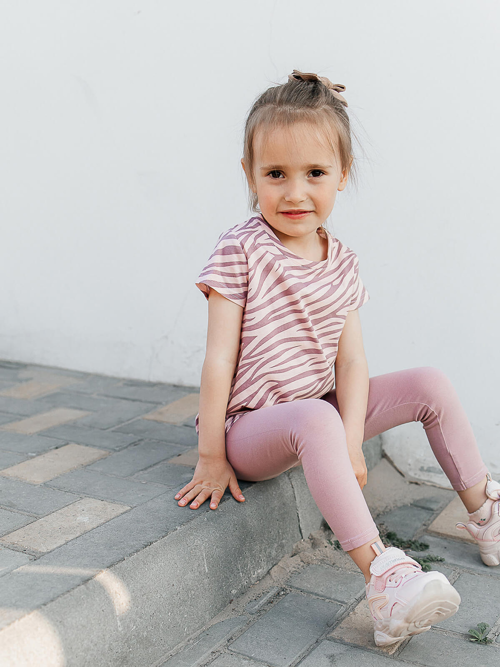 Футболка для девочек Mjölk Зебра розовая