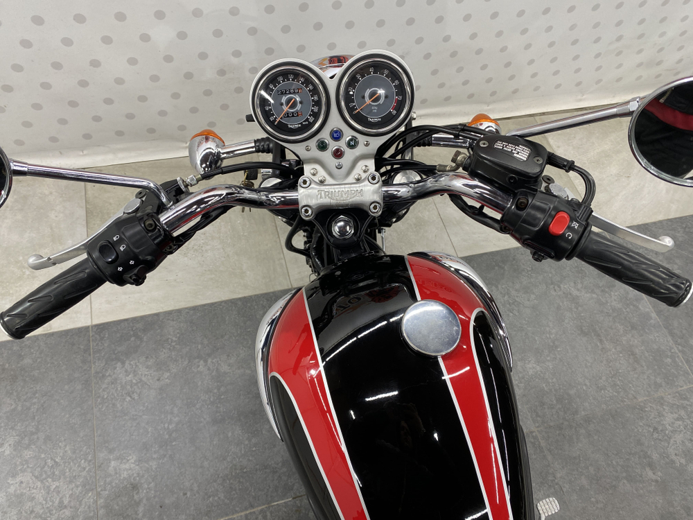 Triumph Bonneville T100 2007