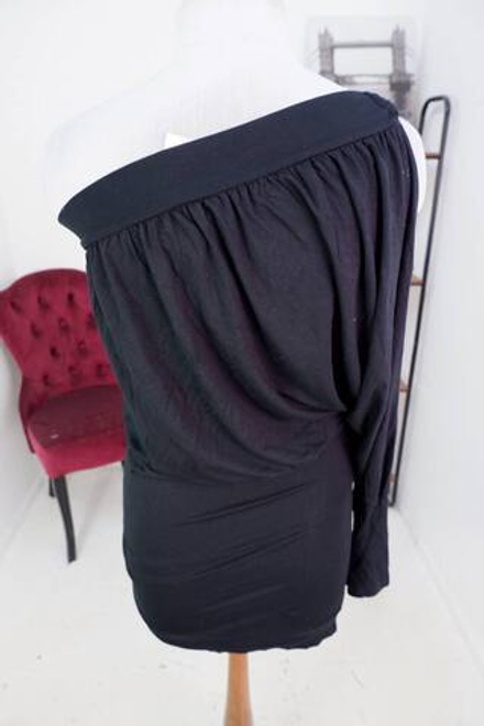 Кофта с открытым плечом, визуально на 42/44 размер