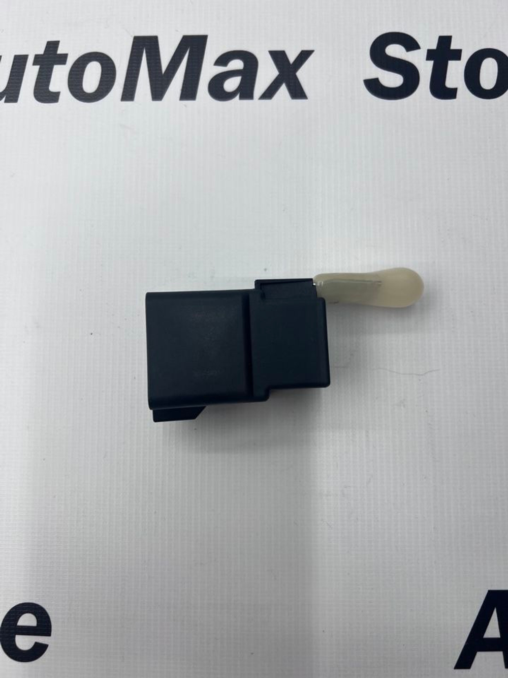 Реле обогрева стекла Volkswagen. 3B0951253. Оригинал.