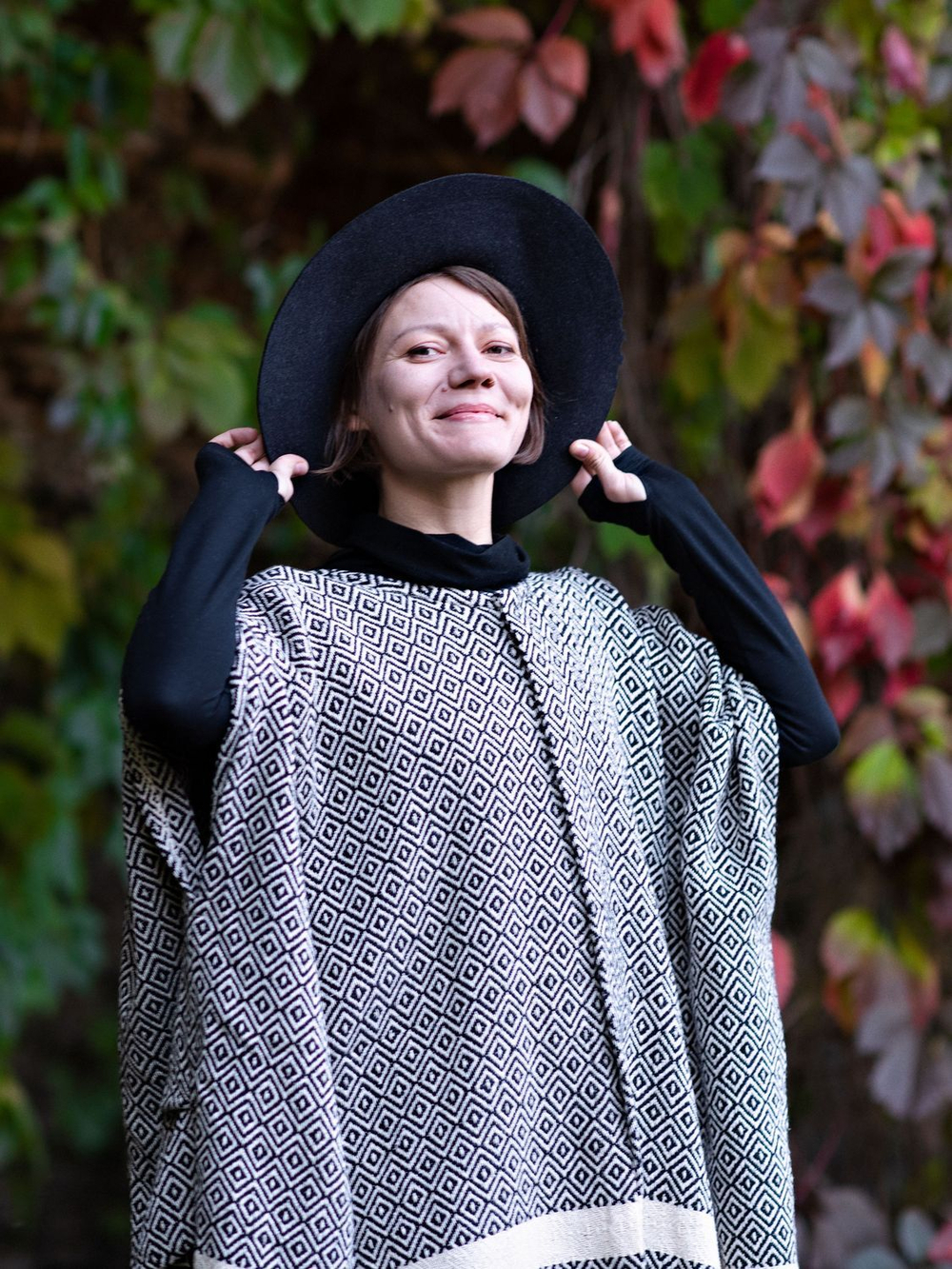 Бохо-накидка из фактурного хлопка (черный с полосами/ромб)