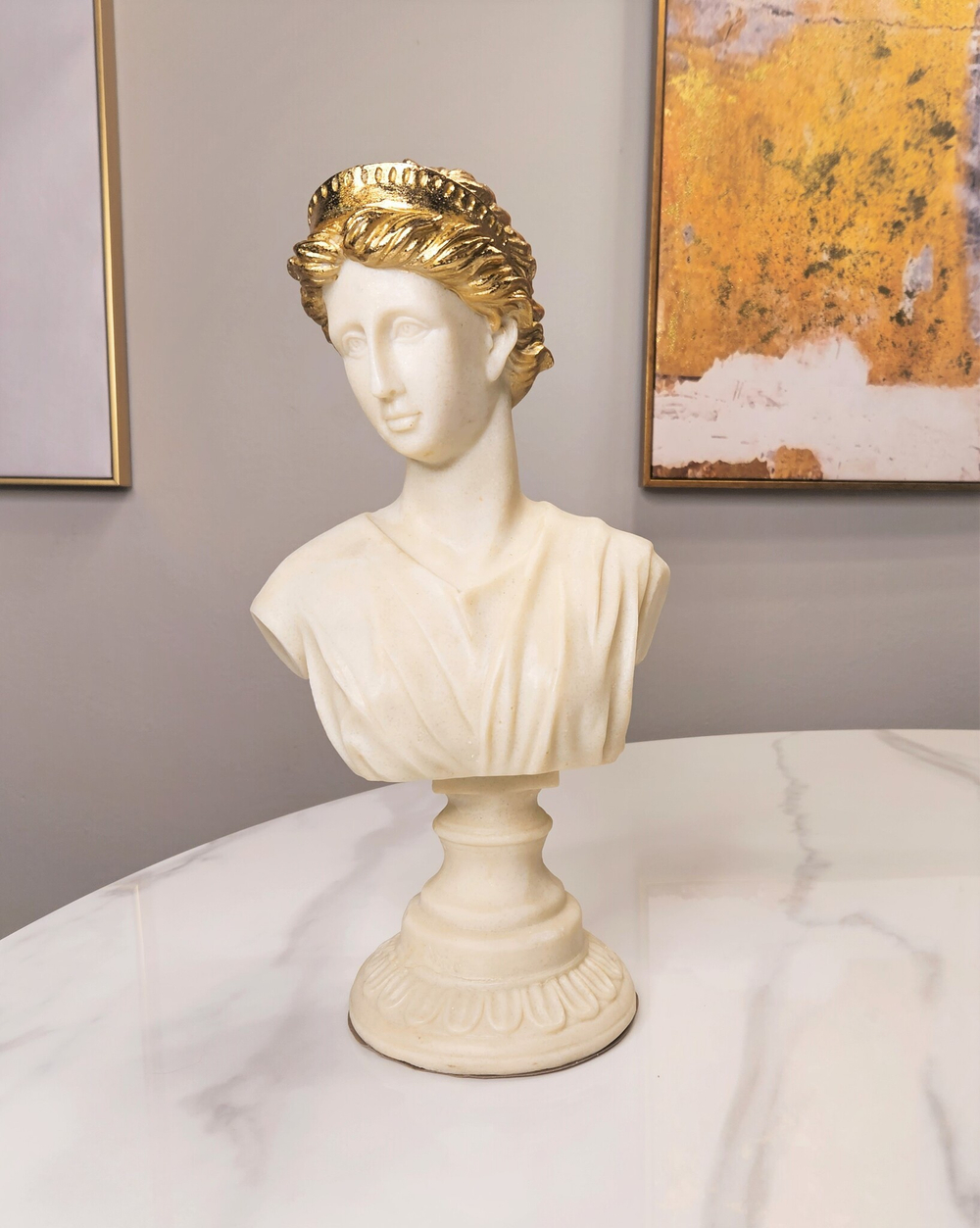 Статуэтка Figurine female