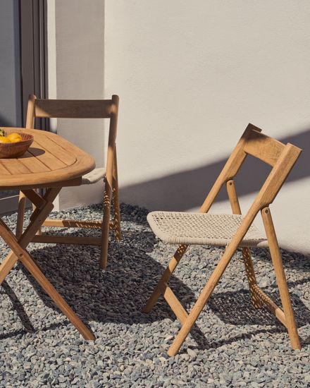 Складной стул Dandara из массива акации со стальной конструкцией и бежевым шнуром