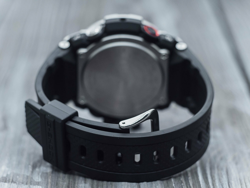 Японские наручные часы Casio G-SHOCK GST-B100-1A с хронографом