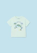 две футболки с шортами