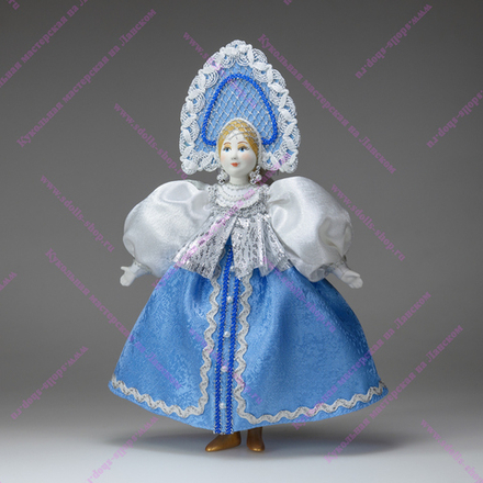 Кукла Снегурочка в серебряной душегрее