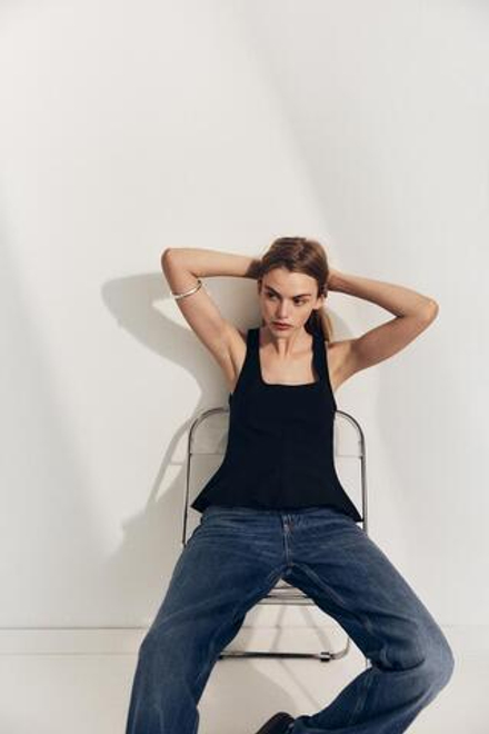 ZARA ТОП ИЗ ЭЛАСТИЧНОЙ ТКАНИ С БАСКОЙ, ЧЕРНЫЙ