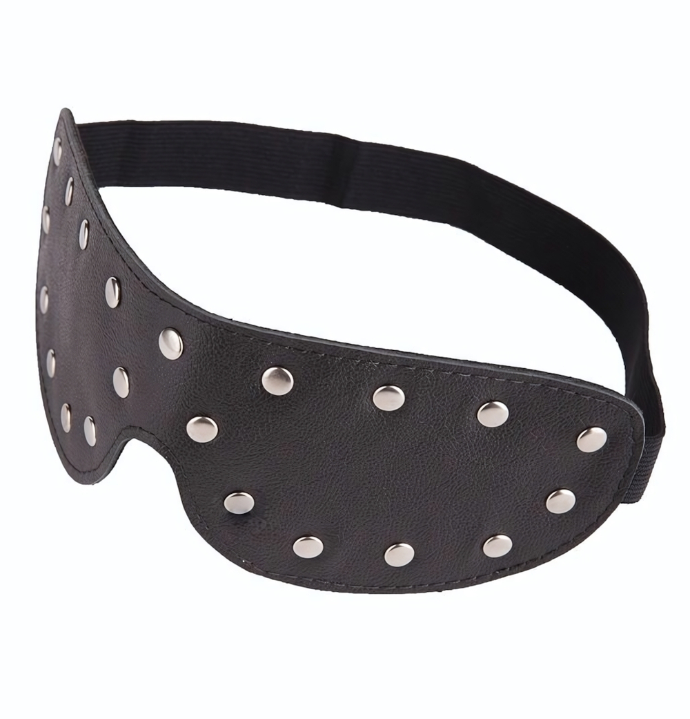 Черная кожаная маска на глаза с заклепками (Цвет: черный)