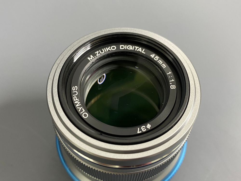 Olympus 45mm 1.8 Silver MFT