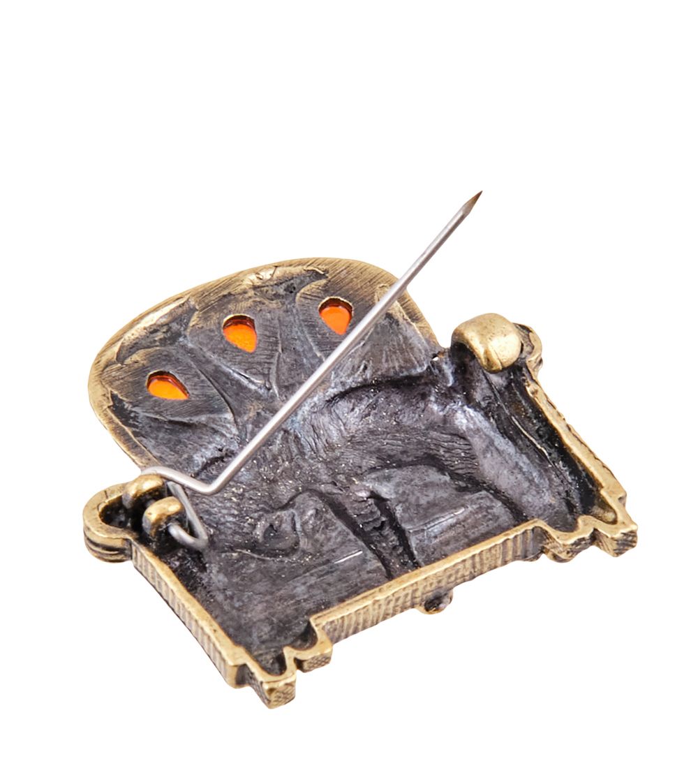 AM-2579 Брошь «Кот сон на Бержере» (латунь, янтарь)