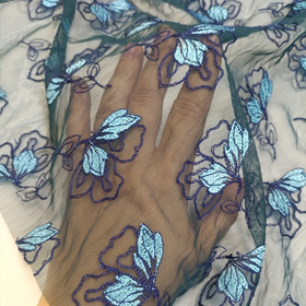 Сетка эластичная, с вышивкой, изумрудная с цветами