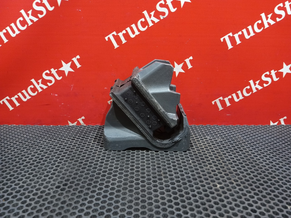 Подушка двигателя передняя 2018г