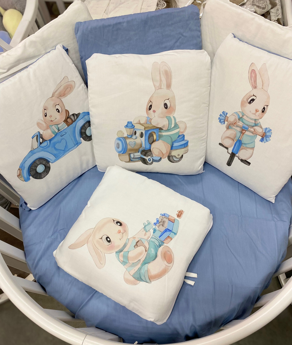 Комплект в кроватку 6-ти предметный (подушечки 17 предметов), "Детская история, Зайчик" сатин