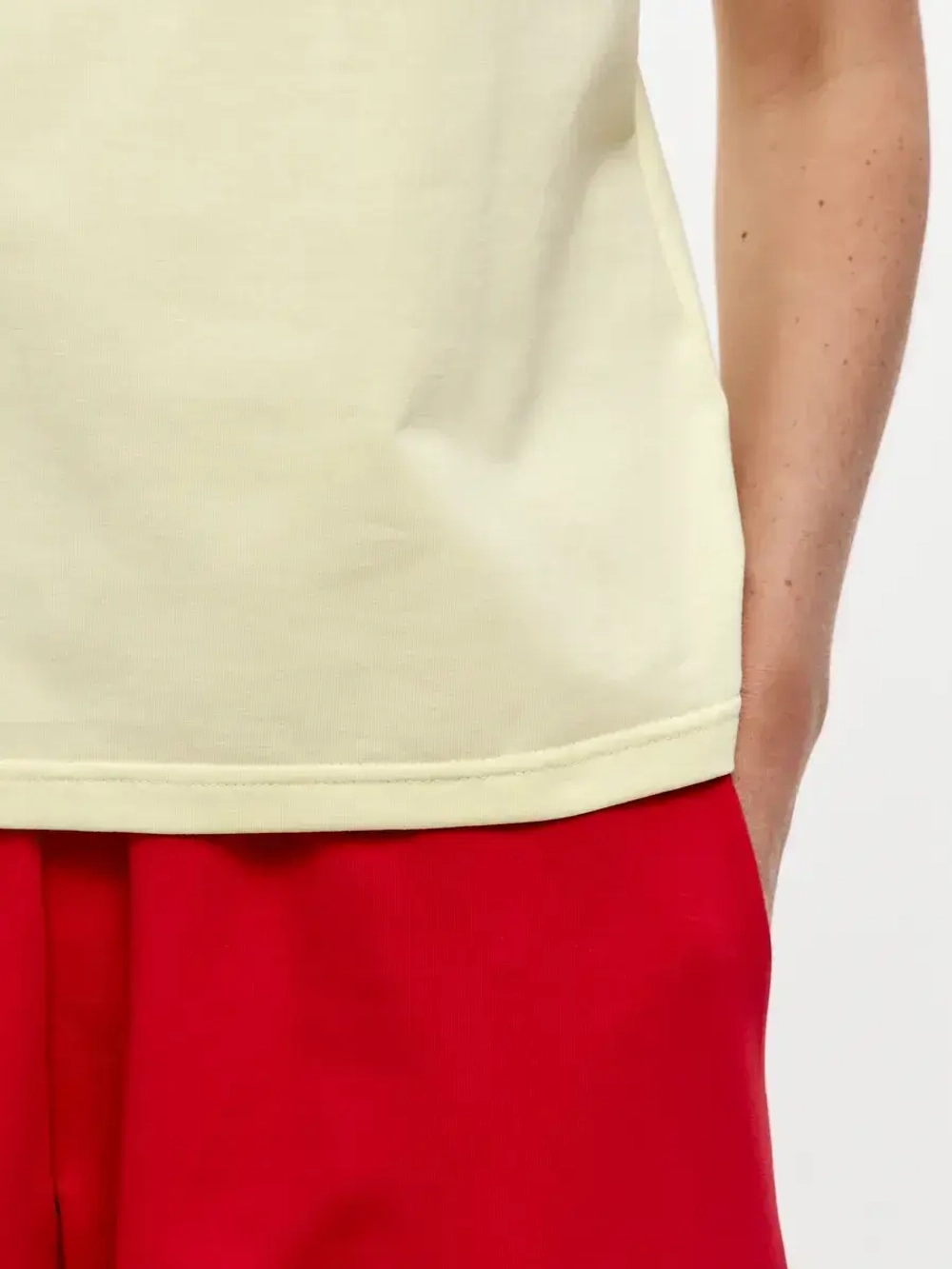 Футболка дизайнерская с цельнокроеным воротником