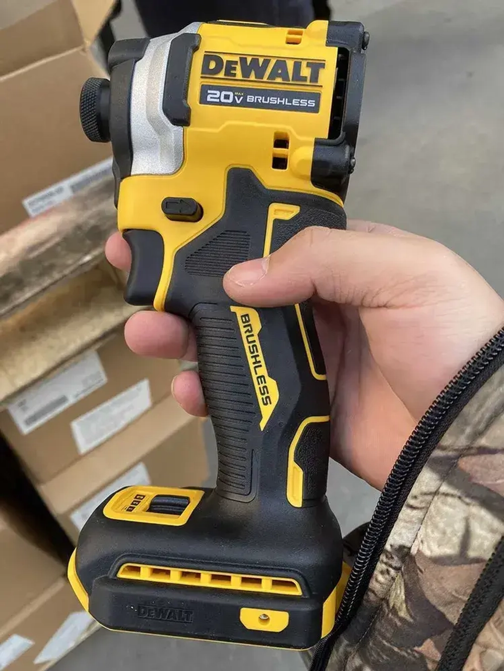 DEWALT 20V DCF850 Ударный шуруповерт Аккумуляторная электрическая дрель 205NM Бесщеточный двигатель Аккумуляторная дрель-шуруповерт Без инструментов