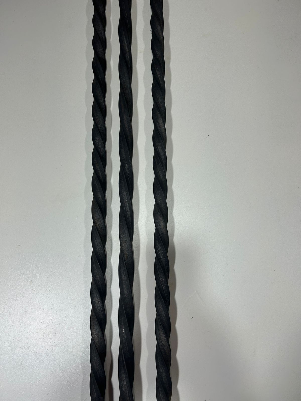 Кованый элемент торсион 1000мм витой квадрат полнотелый 20х20мм