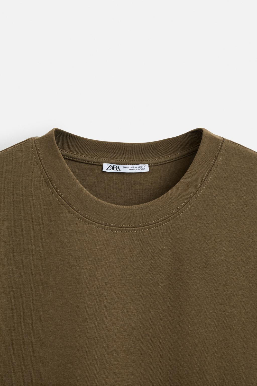 Базовая футболка regular fit