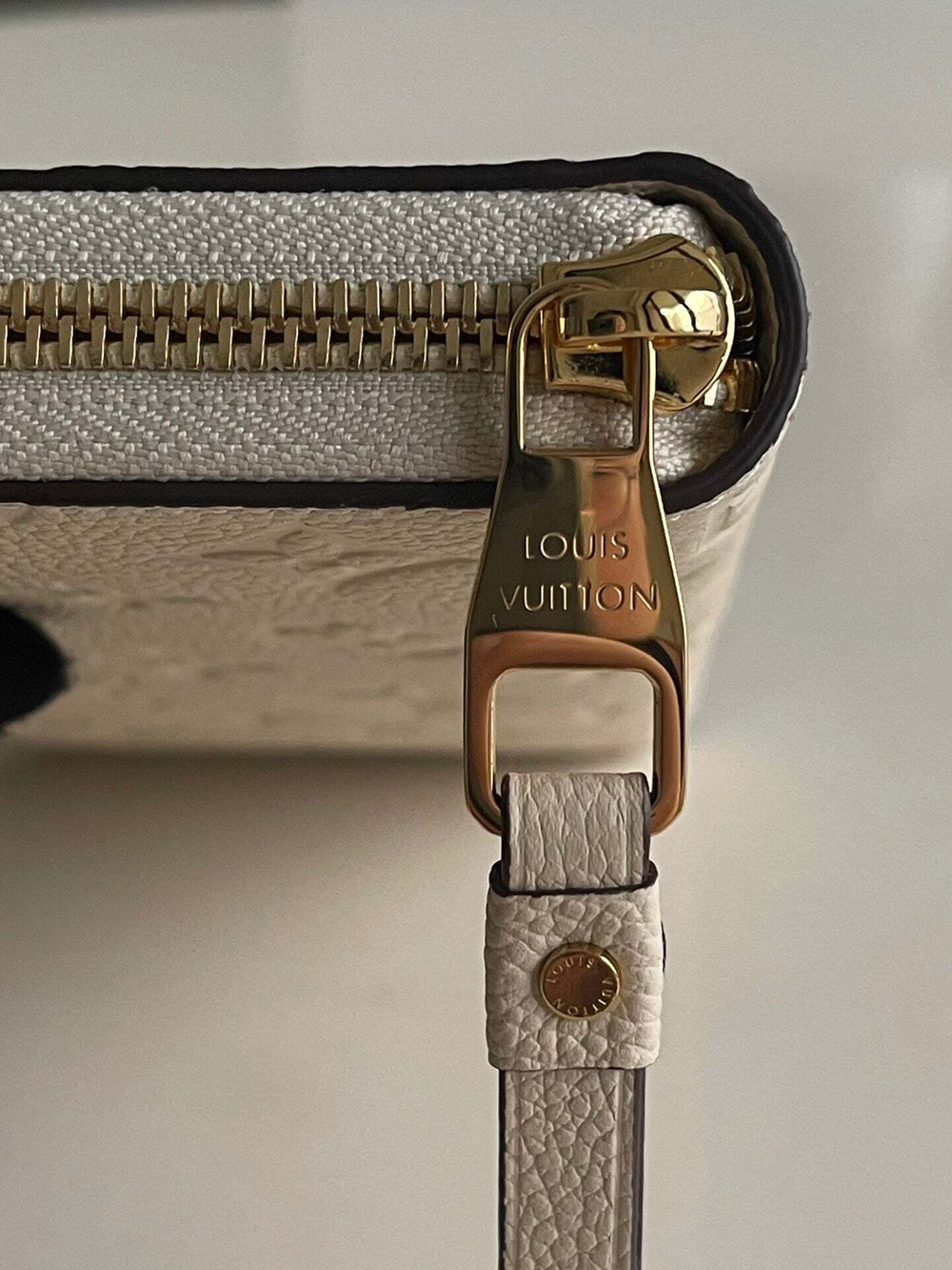 Louis Vuitton Zippy Wallet