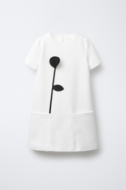 ZARA ПЛАТЬЕ С КОНТРАСТНЫМ ЦВЕТКОМ, БЕЛЫЙ